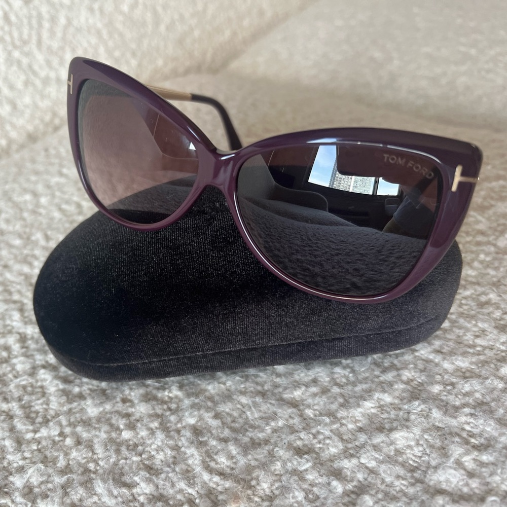 Tom Ford Reveka FT0512 81Z Women’s Cat Eye Sunglasses - Picture 2 of 11